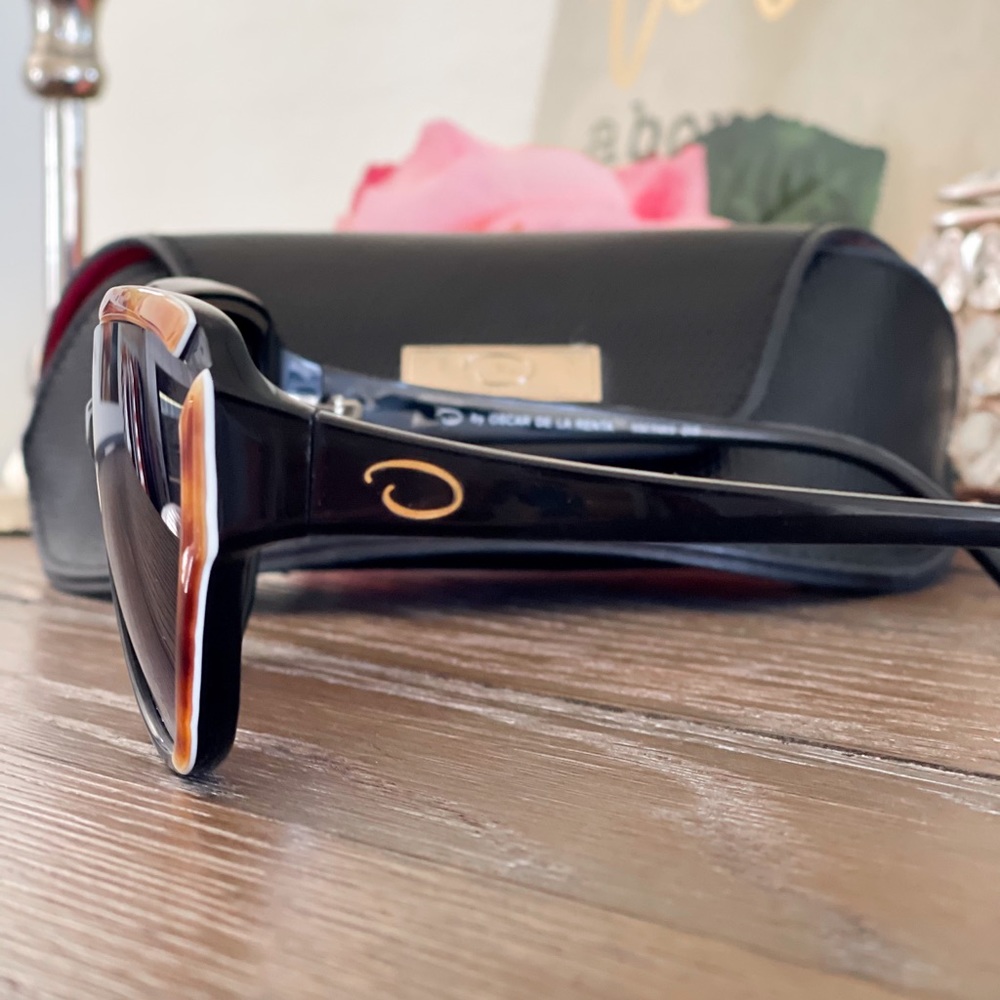 By OSCAR DE LA RENTA Sunglasses - Picture 4 of 5